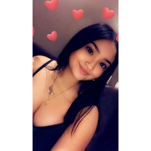 Meet your Posher, Cinthia